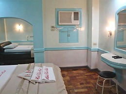 Mahal Kita Drive Inn