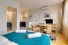 Quality Point Apartments 0-24 reception