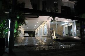Malis the Residence & Hotel