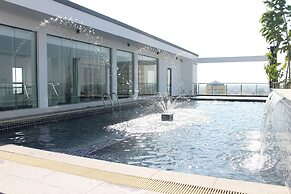 Malis the Residence & Hotel