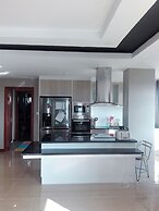 Malis the Residence & Hotel