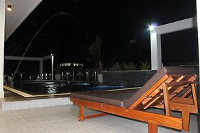 Malis the Residence & Hotel