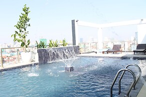 Malis the Residence & Hotel