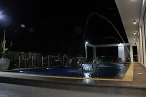 Malis the Residence & Hotel