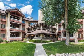 1202 Trappeurs Lodge, Trappeur's Crossing Apartment 2