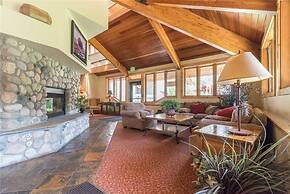 1202 Trappeurs Lodge, Trappeur's Crossing Apartment 2