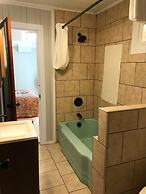 The Riverside Lodge at Chimney Rock