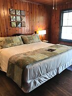 The Riverside Lodge at Chimney Rock