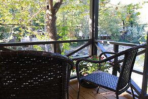 The Riverside Lodge at Chimney Rock