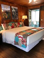 The Riverside Lodge at Chimney Rock