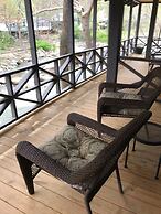 The Riverside Lodge at Chimney Rock