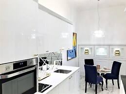 MONDRIAN Luxury Suites UNESCO Old Town