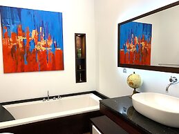 MONDRIAN Luxury Suites UNESCO Old Town