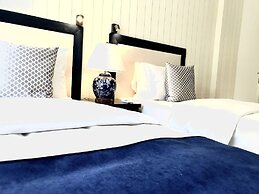 MONDRIAN Luxury Suites UNESCO Old Town