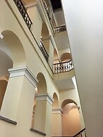 MONDRIAN Luxury Suites UNESCO Old Town