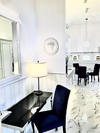 MONDRIAN Luxury Suites UNESCO Old Town