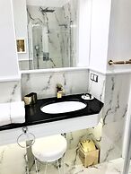 MONDRIAN Luxury Suites UNESCO Old Town