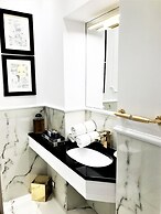 MONDRIAN Luxury Suites UNESCO Old Town