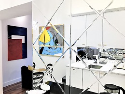 MONDRIAN Luxury Suites UNESCO Old Town