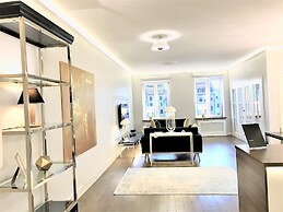 MONDRIAN Luxury Suites UNESCO Old Town