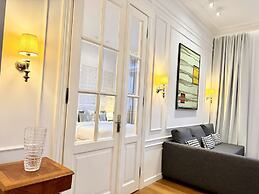 MONDRIAN Luxury Suites UNESCO Old Town