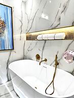 MONDRIAN Luxury Suites UNESCO Old Town