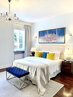 MONDRIAN Luxury Suites UNESCO Old Town