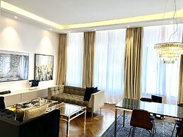 MONDRIAN Luxury Suites UNESCO Old Town