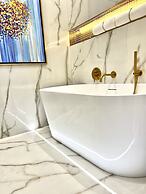 MONDRIAN Luxury Suites UNESCO Old Town