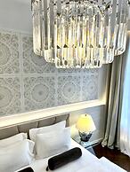 MONDRIAN Luxury Suites UNESCO Old Town