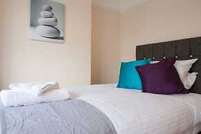 Holiday Home - Sleeps 7