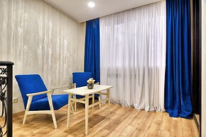 Q&B Hotel