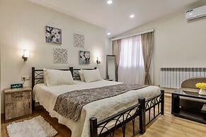 Q&B Hotel
