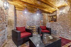 Q&B Hotel