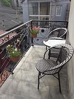 Q&B Hotel