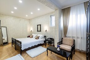 Q&B Hotel