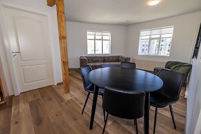 Steinaskjól Apartments - Strandgata