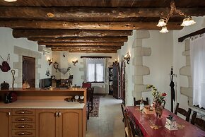 Villa Aloni-traditional Stone Villa With Nice View,pool and Garden