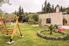 Villa Aloni-traditional Stone Villa With Nice View,pool and Garden