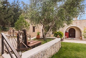 Villa Aloni-traditional Stone Villa With Nice View,pool and Garden
