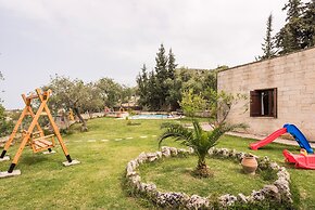 Villa Aloni-traditional Stone Villa With Nice View,pool and Garden