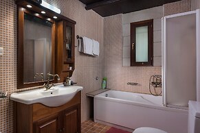 Villa Aloni-traditional Stone Villa With Nice View,pool and Garden