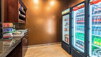 Cobblestone Hotel & Suites - Hartford