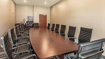 Cobblestone Hotel & Suites - Hartford