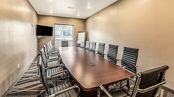 Cobblestone Hotel & Suites - Hartford