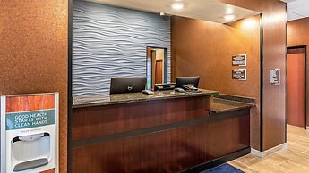 Cobblestone Hotel & Suites - Hartford