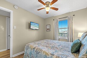 Tradewinds Condos by Hosteeva