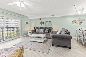 Tradewinds Condos by Hosteeva