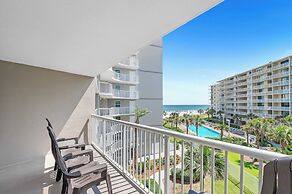 Tradewinds Condos by Hosteeva
