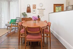 Historic 1890s House With Terraced Backyard Deck H346